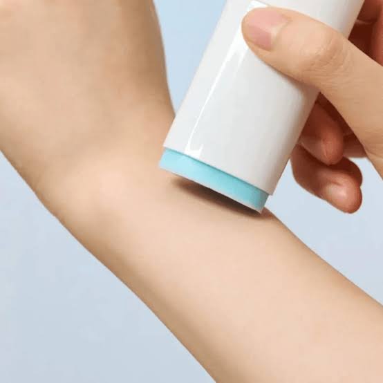 SKIN 1004 - Madagascar Centella Hyalu-Cica Silky-Fit Sun Stick - 20 gr
